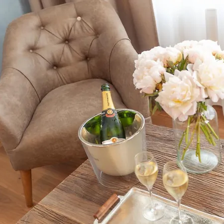 Vier Jahreszeiten (adults Only) 4*