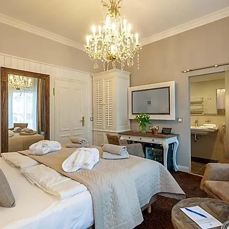 Vier Jahreszeiten (adults Only) 4*