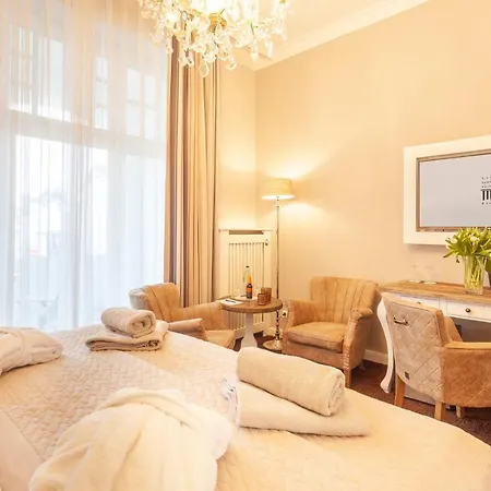 Vier Jahreszeiten (adults Only)