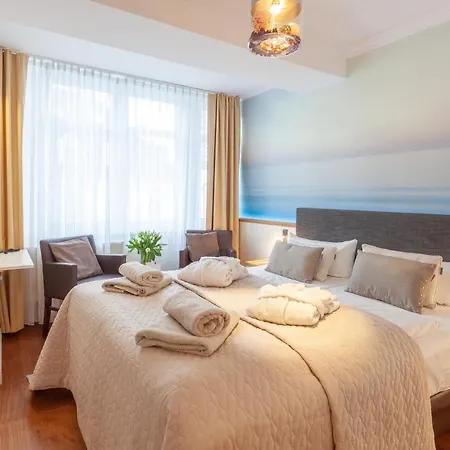 Отель Vier Jahreszeiten (adults Only)