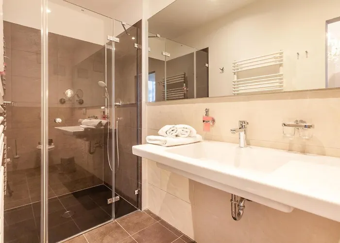 Vier Jahreszeiten Klimaneutral Hotel 4*